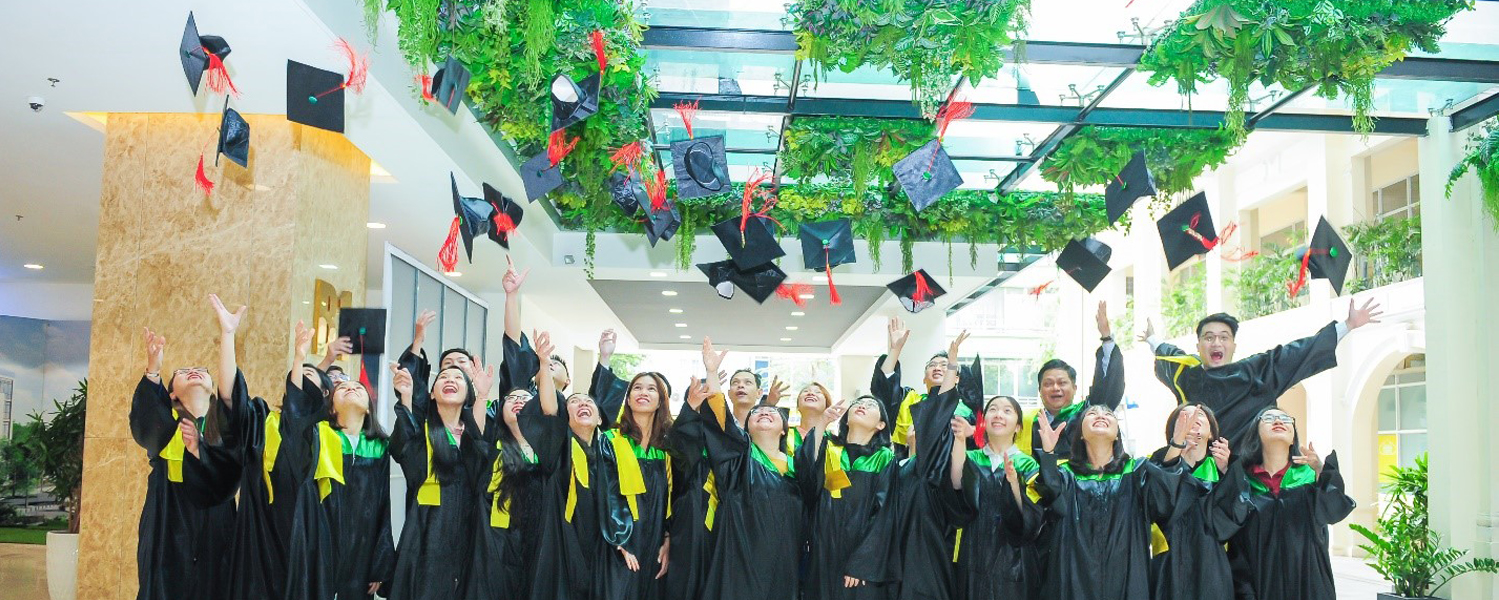 25 newly graduated Masters and 03 excellent graduates were admitted to the Vietnam - Netherlands Program (VNP)
